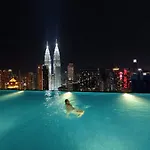 Platinum 2 Klcc Newluxurycondo By Langitel With Infinitycityview Swimmingpool